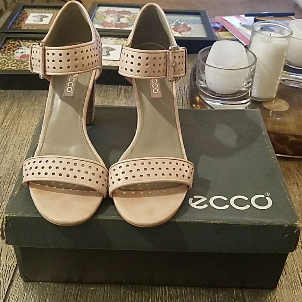 Sweet Vintage Style Heels