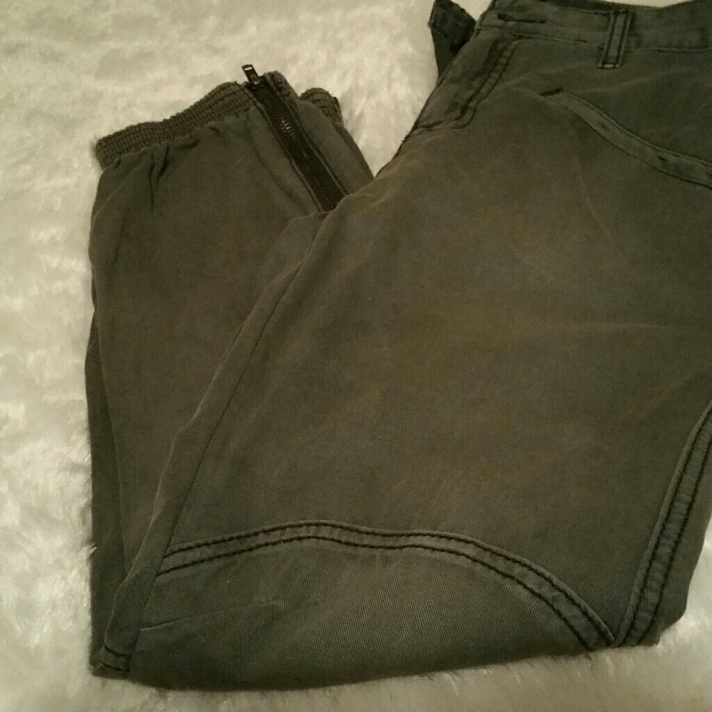 Bdg green pants. Size 26