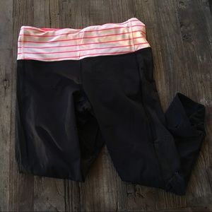 SALE Lululemon crop leggings sz 8 ribbon