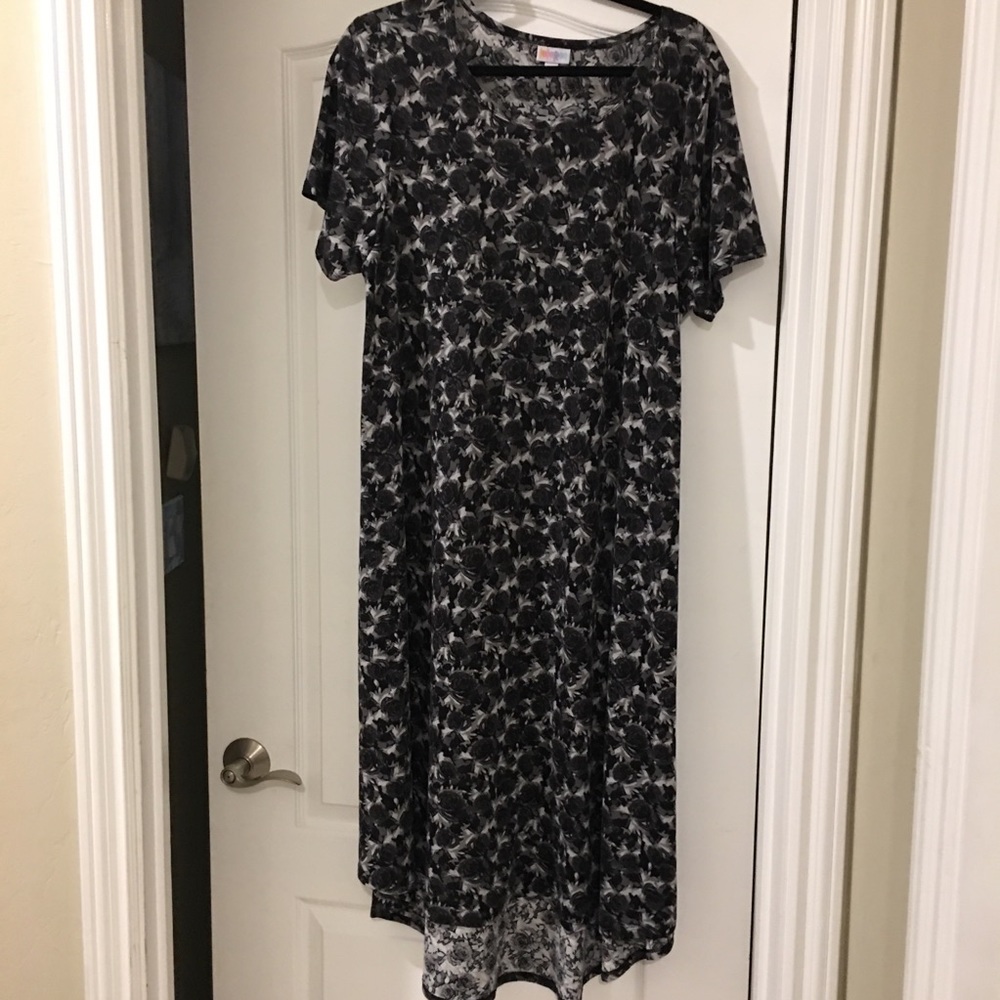 Cyber Monday! Beautiful black rose 2XL Carly!