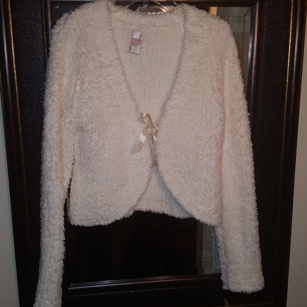 Cream knitted circuit crop top with front tie