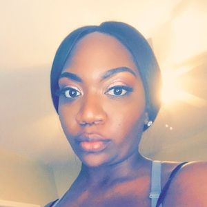 Meet your Posher, Emerald