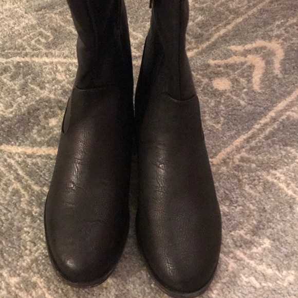 Black boots - never worn!! - Picture 2 of 2