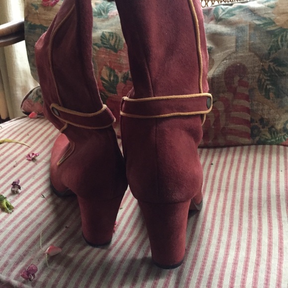 Red/Rust Suede Boots - Picture 4 of 8