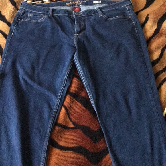 Jeans - Picture 2 of 3