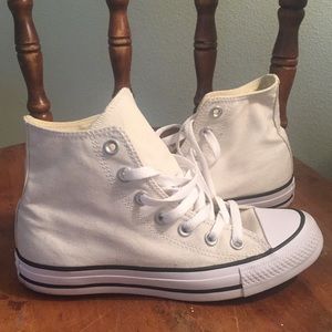 Lightly worn high top converse!