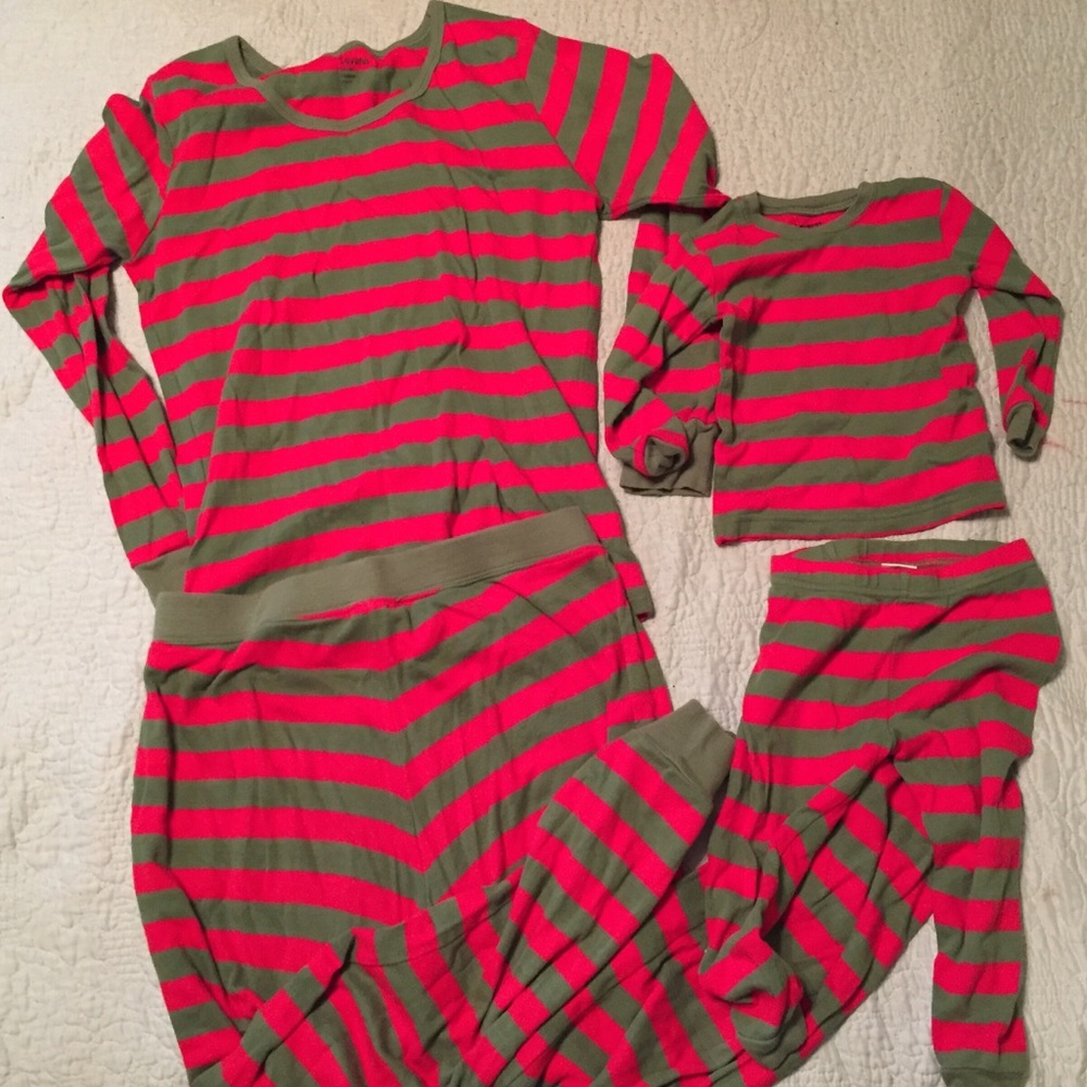 Matching mommy & toddler Xmas pajamas