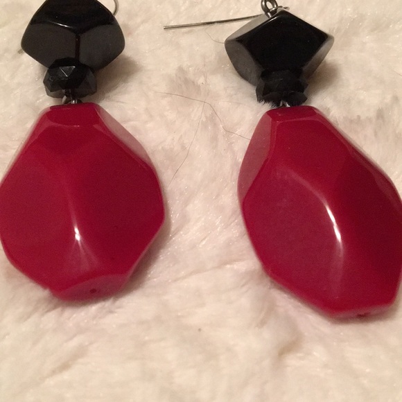 Large drop earrings - Picture 3 of 4