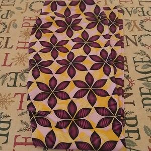 NWT. LuLaRoe TC leggings. Light pink yellow floral