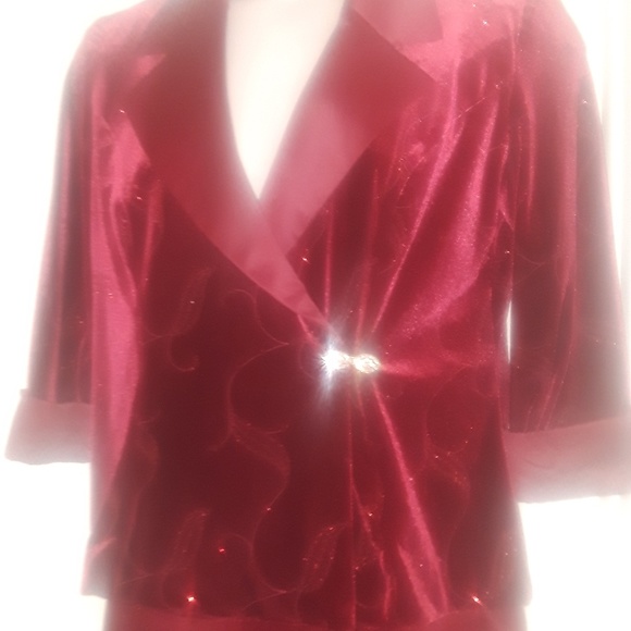 Plus Size Two-Piece Skirt Suit - Picture 3 of 4