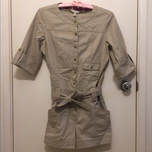 Old navy beige safari romper | Small