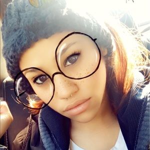 Meet your Posher, Jillian