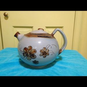 Adorable Vintage Mexican tea pot - signed
