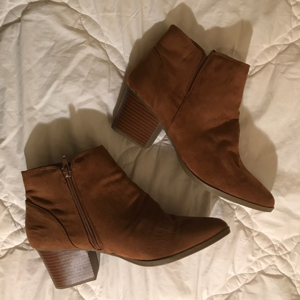 Never worn brown short boots
