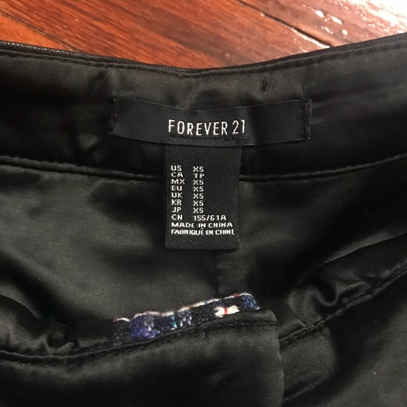 NWT Forever21 Aztec print shorts Size XS - Picture 2 of 5