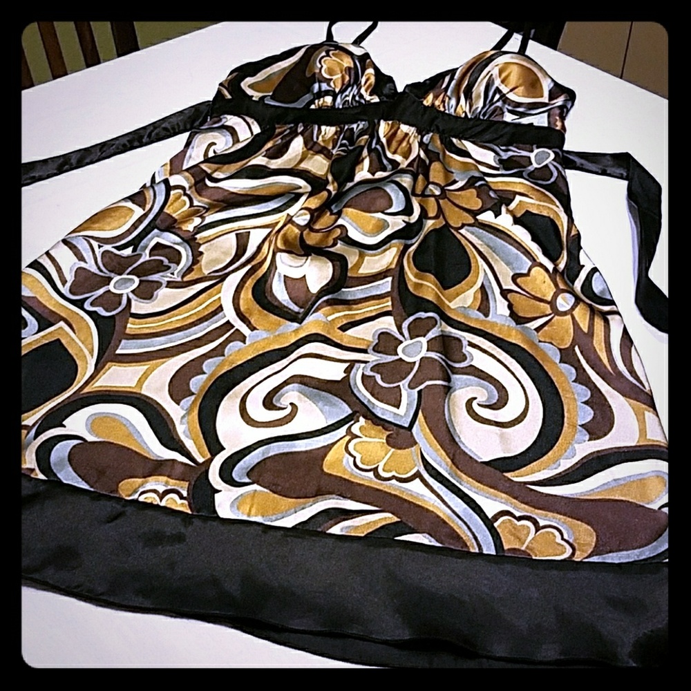 Dress with adjustable straps
