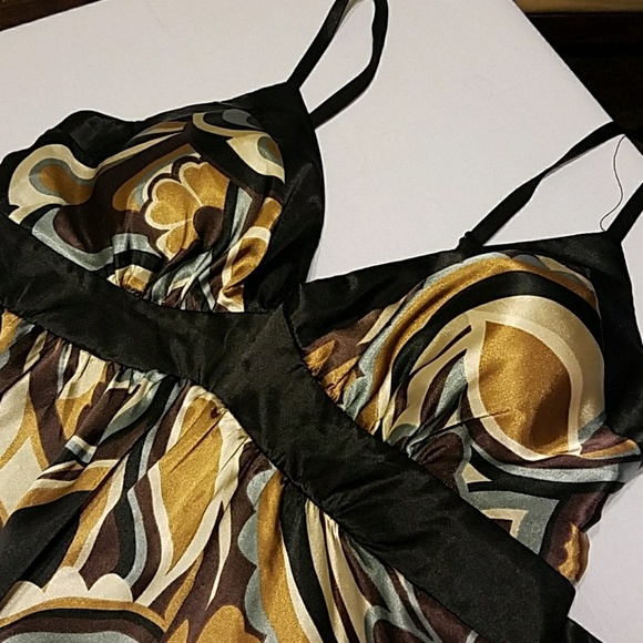 Dress with adjustable straps - Picture 2 of 4