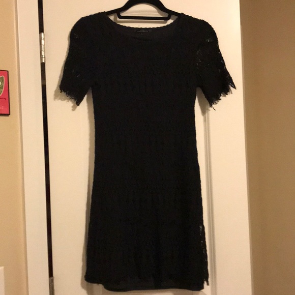 Black lace dress - Picture 1 of 3