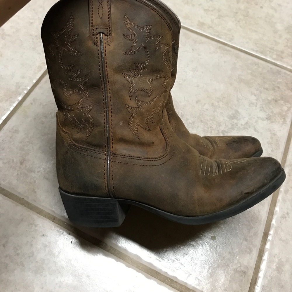 Girls Ariat boots