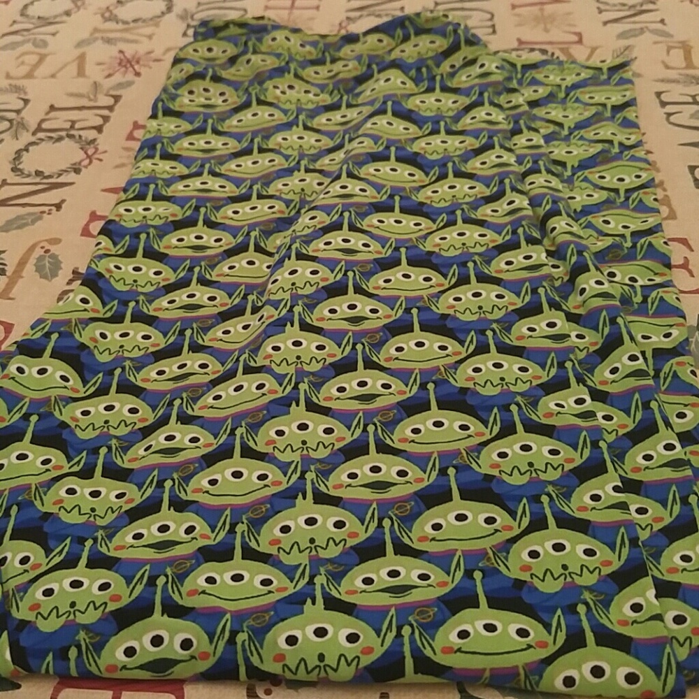 NWT. LuLaRoe Disney TC leggings. Toy Story aliens!