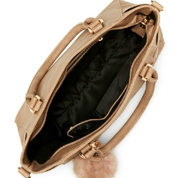 Pom Pom Tote - Picture 4 of 5