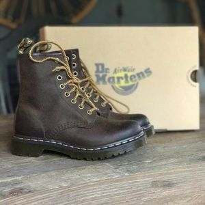 Dr Martens 1460 8-eye Boot - Brand New.