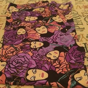 NWT. LuLaRoe Disney Villain TC2. Maleficent roses.