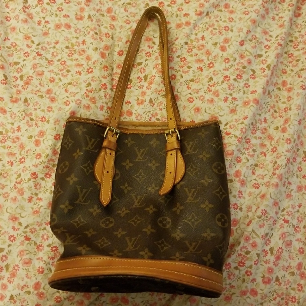 Louis vuitton mini bucket...