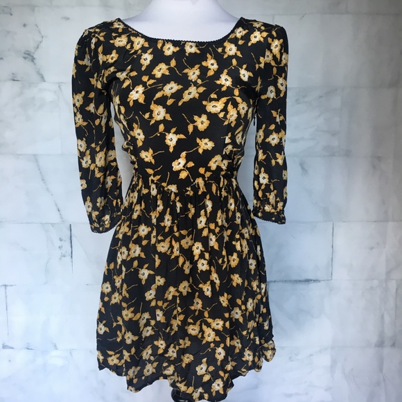 Free People Dresses & Skirts - Free People Yellow Floral Dress