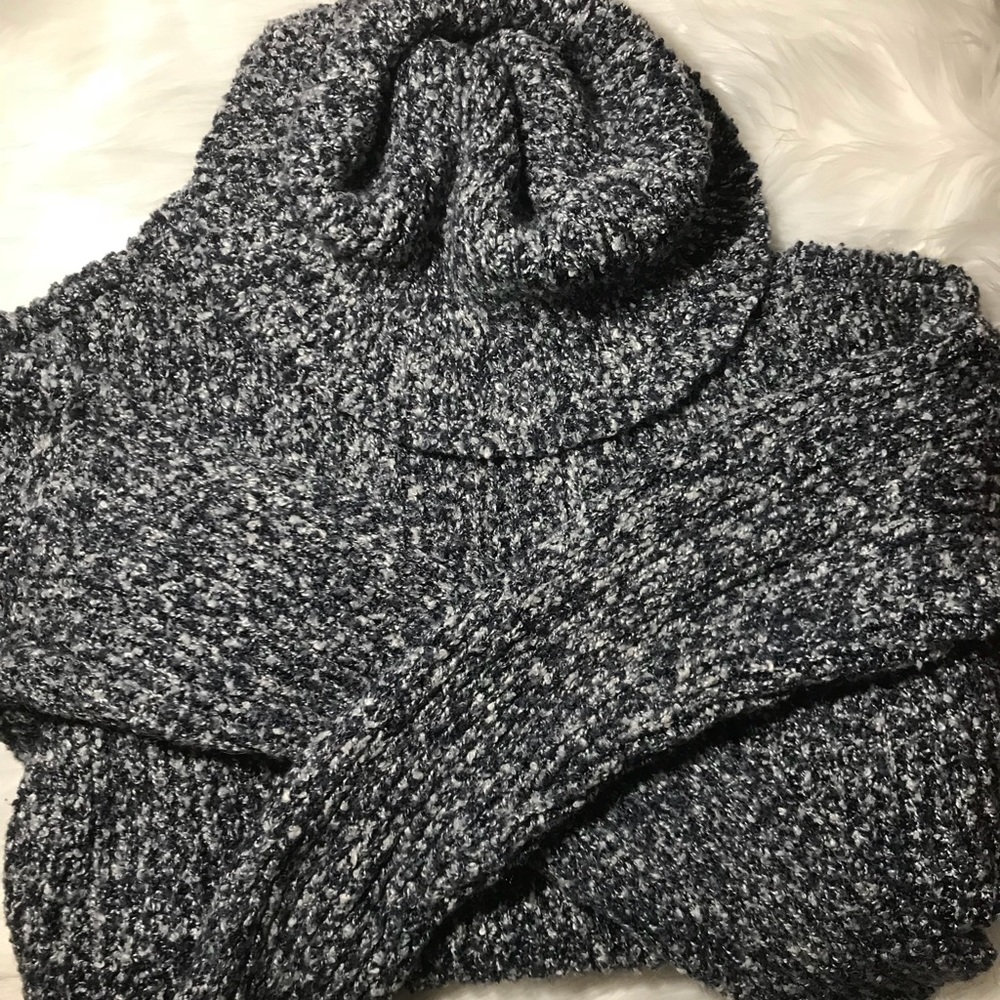 Salt/pepper knit sweater