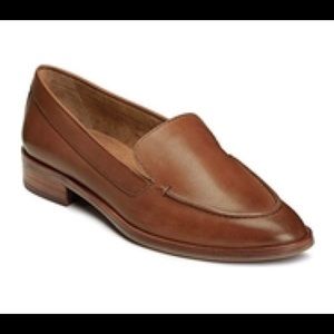 Beautiful leather aerosoles loafer
