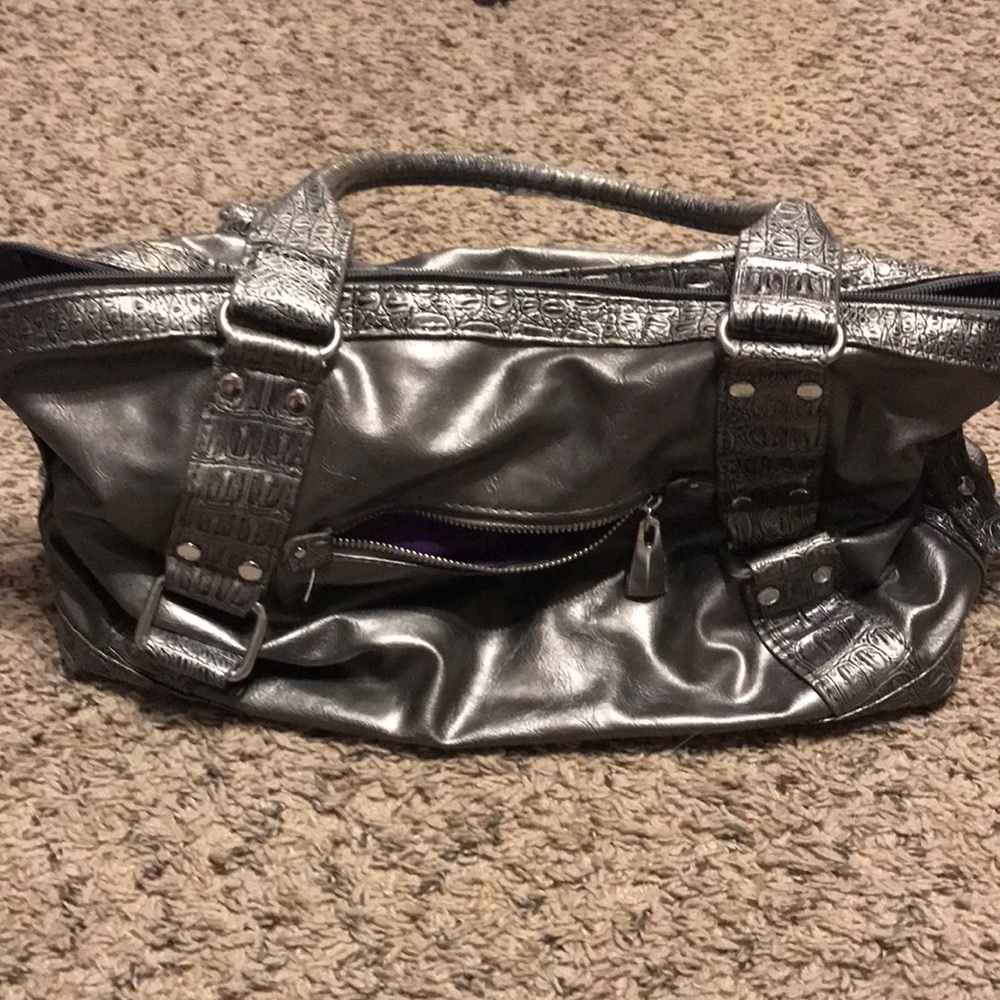 Daisy Fuentes💗lightly used purse 👜 lots of space
