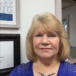 Meet your Posher, Elaine