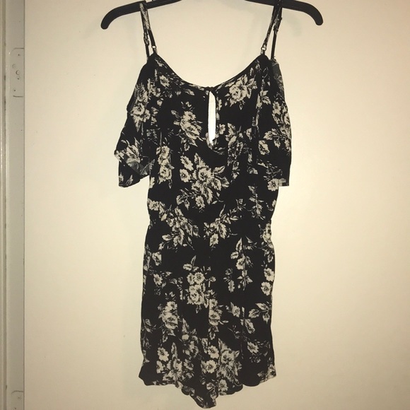 Black & white floral romper - Picture 4 of 5