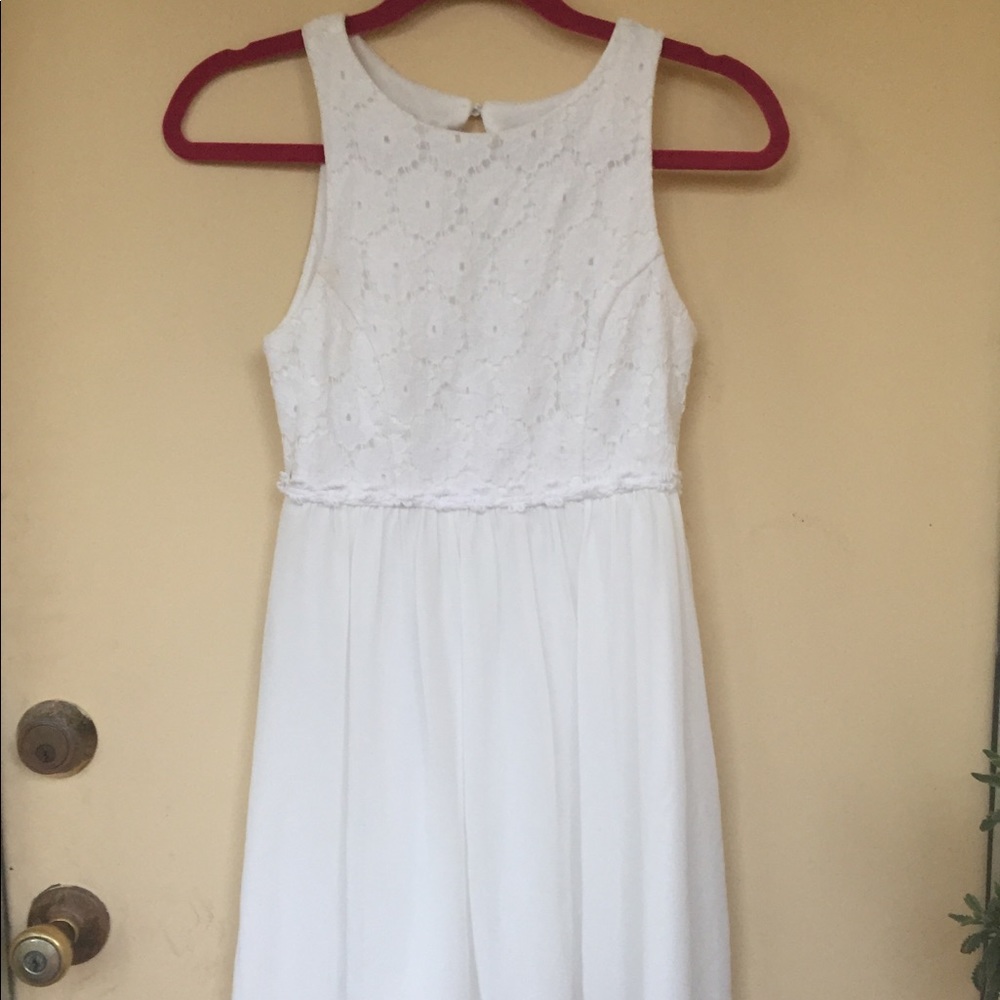 Pretty white floral and silk dress. Like-new.