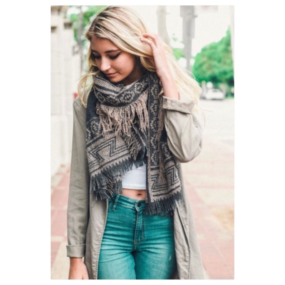 Charcoal geometric fringe blanket scarf