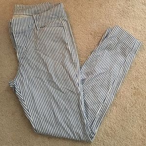 Old Navy pixie style pants