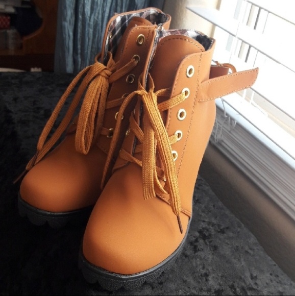Xuan Yue Du Co. ,Ltd. Shoes - NWT Womens Ankle Boots