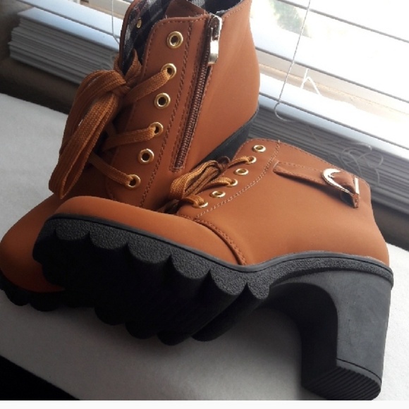 NWT Womens Ankle Boots - Picture 3 of 3