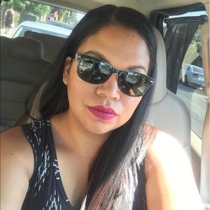 Meet your Posher, Veronica