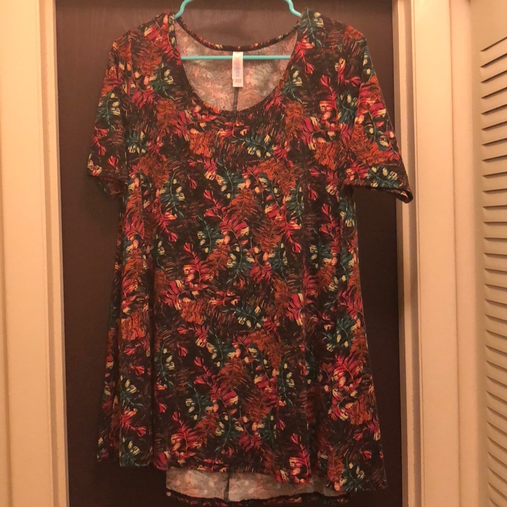 LulaRoe Perfect T