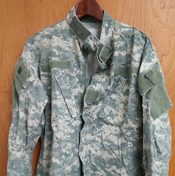 ACU Army camo combat jacket. - Picture 1 of 3