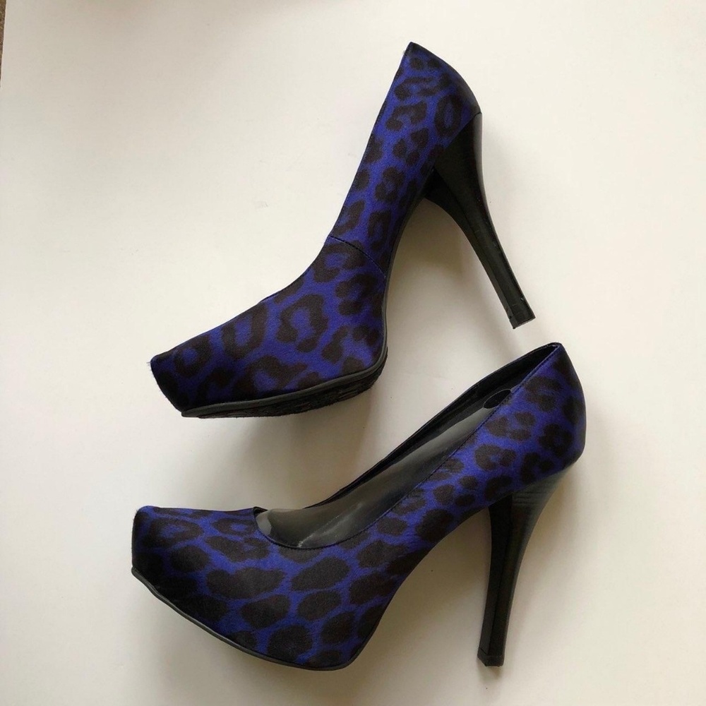 Pumps - Picture 2 of 6