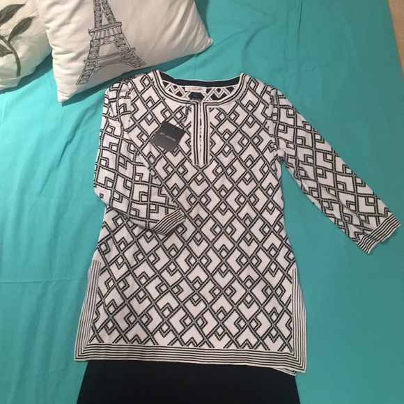 St John Sport black/white knit sweater. - Picture 2 of 7