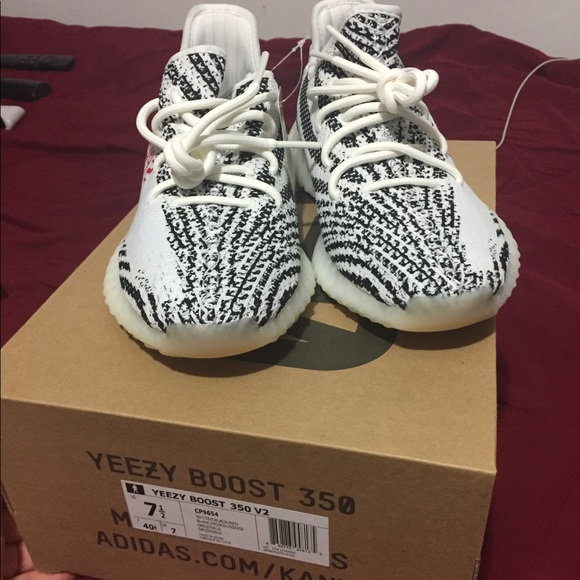 Adidas yeezy boost 350 v2 zebra size 7.5 main image 4
