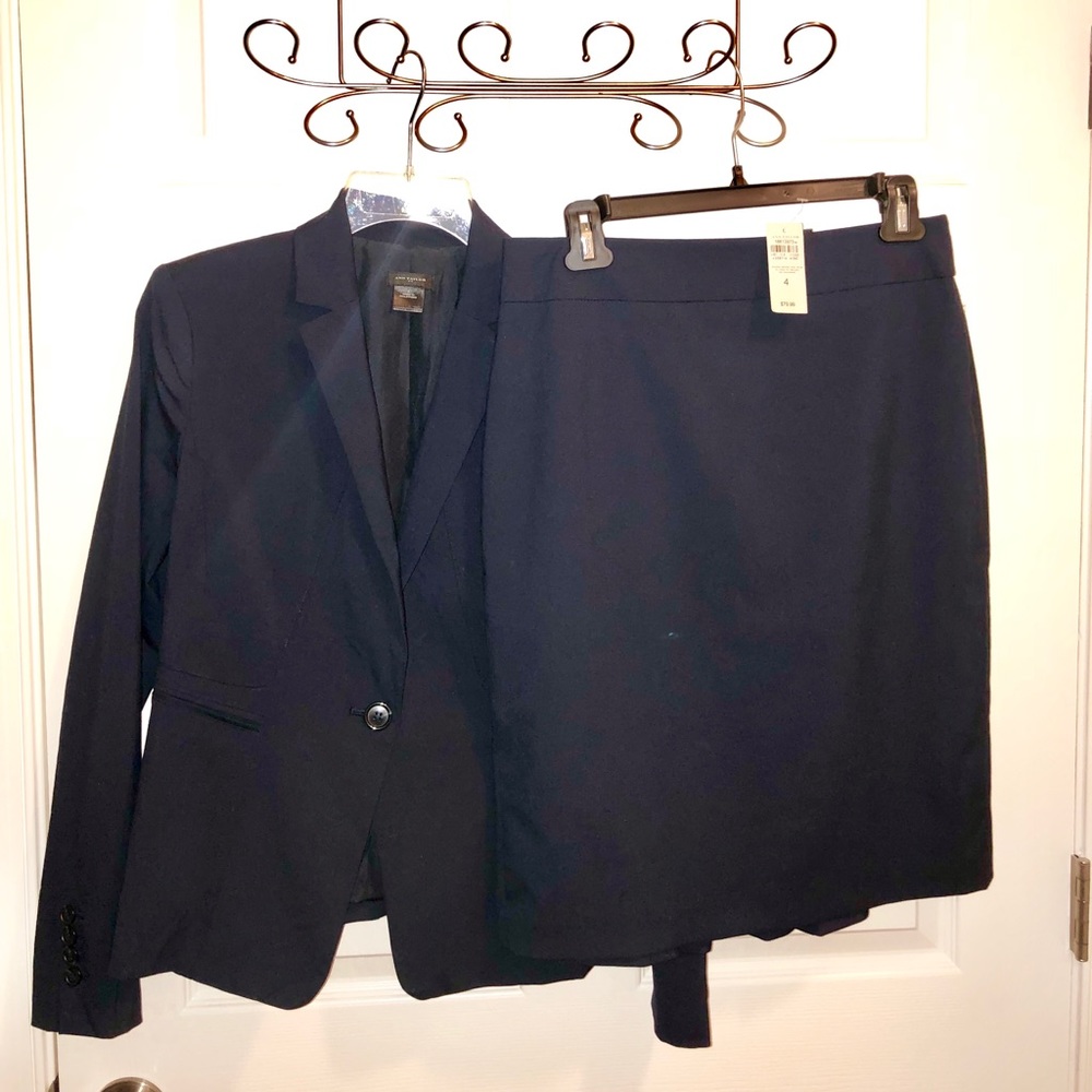 Ann Taylor Navy Skirt Suit, skirt NWT size 4