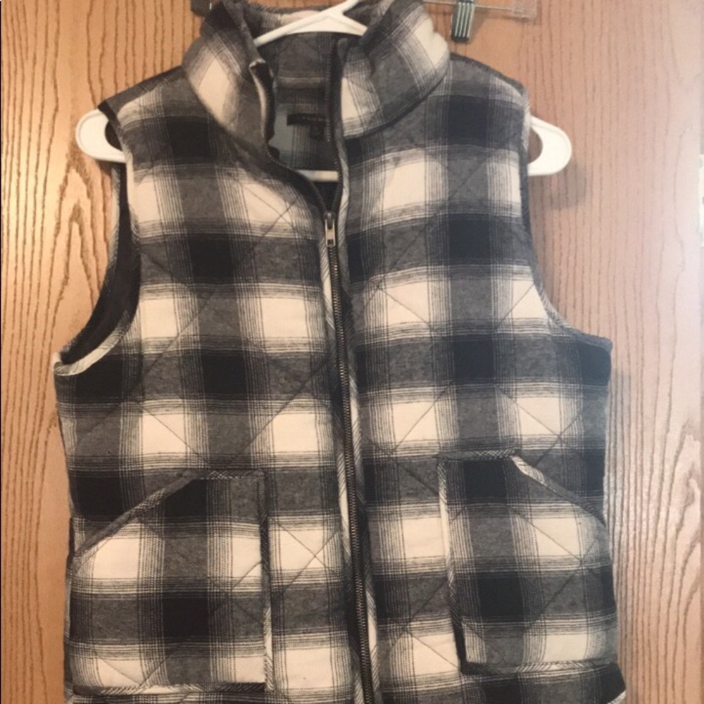 Black plaid buffalo check vest size medium