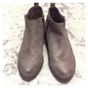 Carlos Santana boots