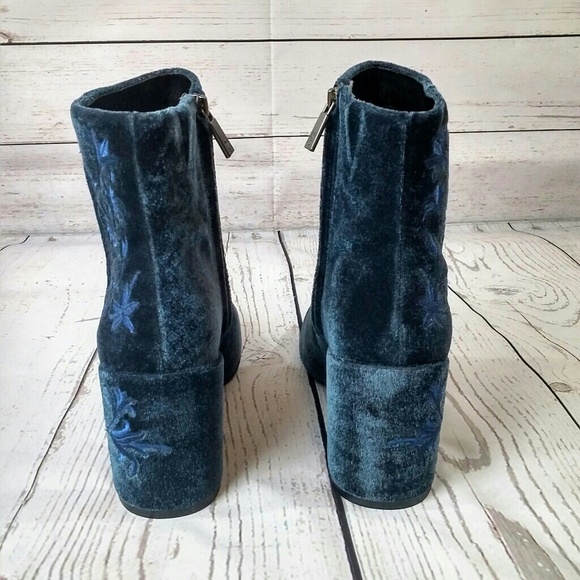 NWOT {Kenneth Cole NY} Velvet Blue Boots - Picture 4 of 6