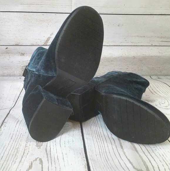 NWOT {Kenneth Cole NY} Velvet Blue Boots - Picture 6 of 6